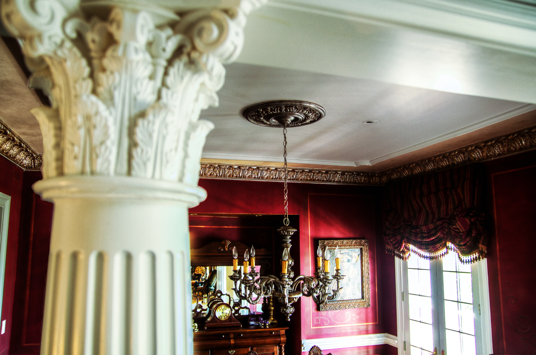 For this ceiling design a beautiful Lusterstone with gilt and antique silver and accents.