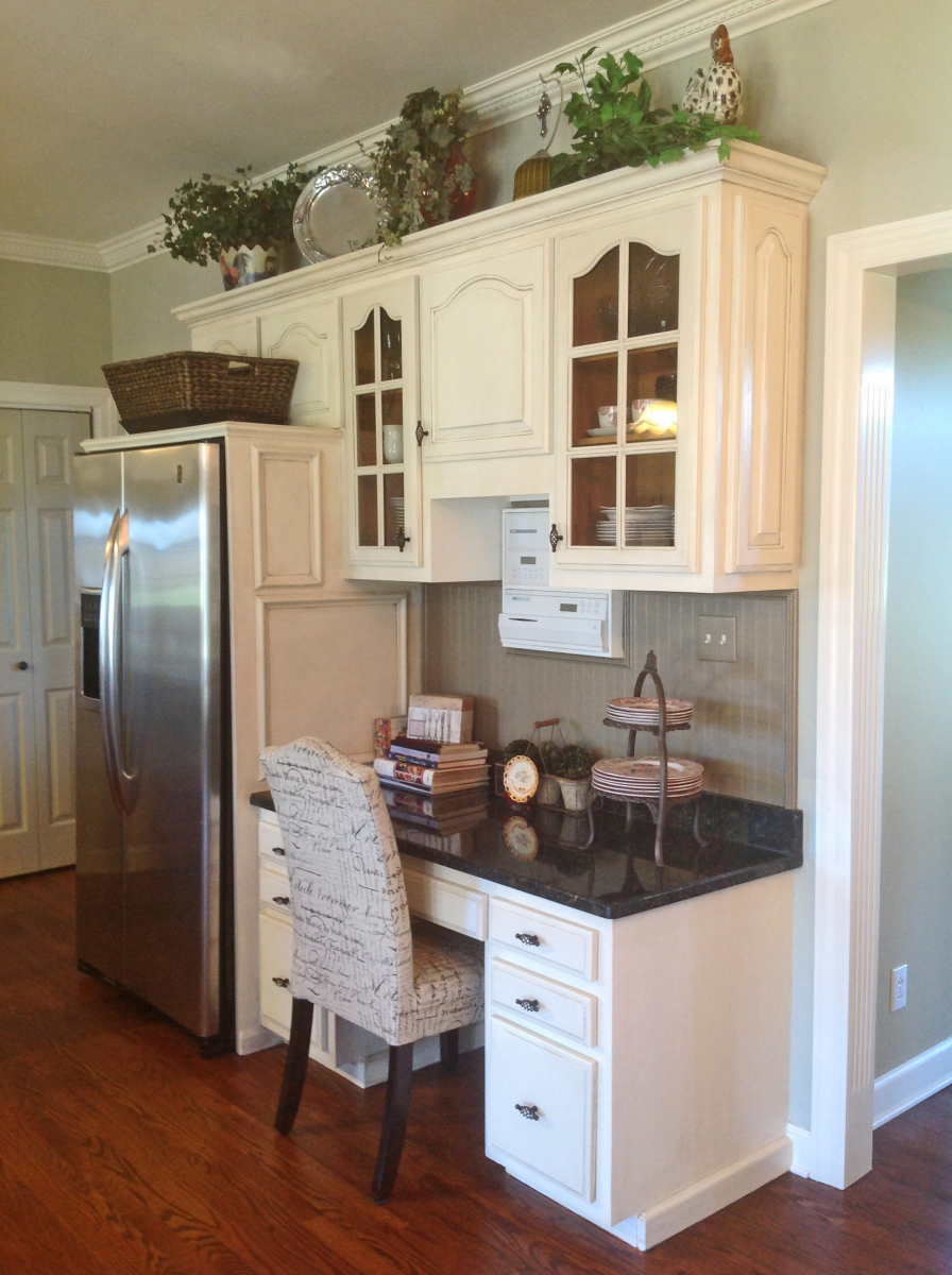 view this after image of this Mount Juliet customer’s kitchen cabinet transformation in a warm modern Tuscan glaze.