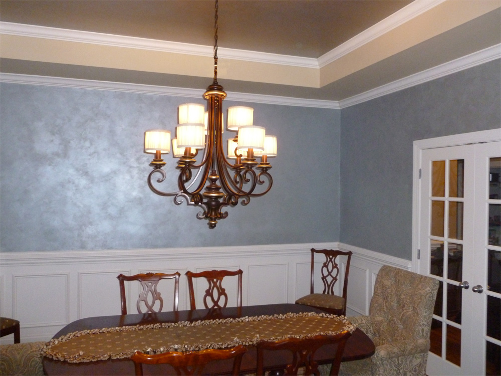 Metallic silver ceiling with Frosted Blue Lusterstone walls over silver blue base wall color.